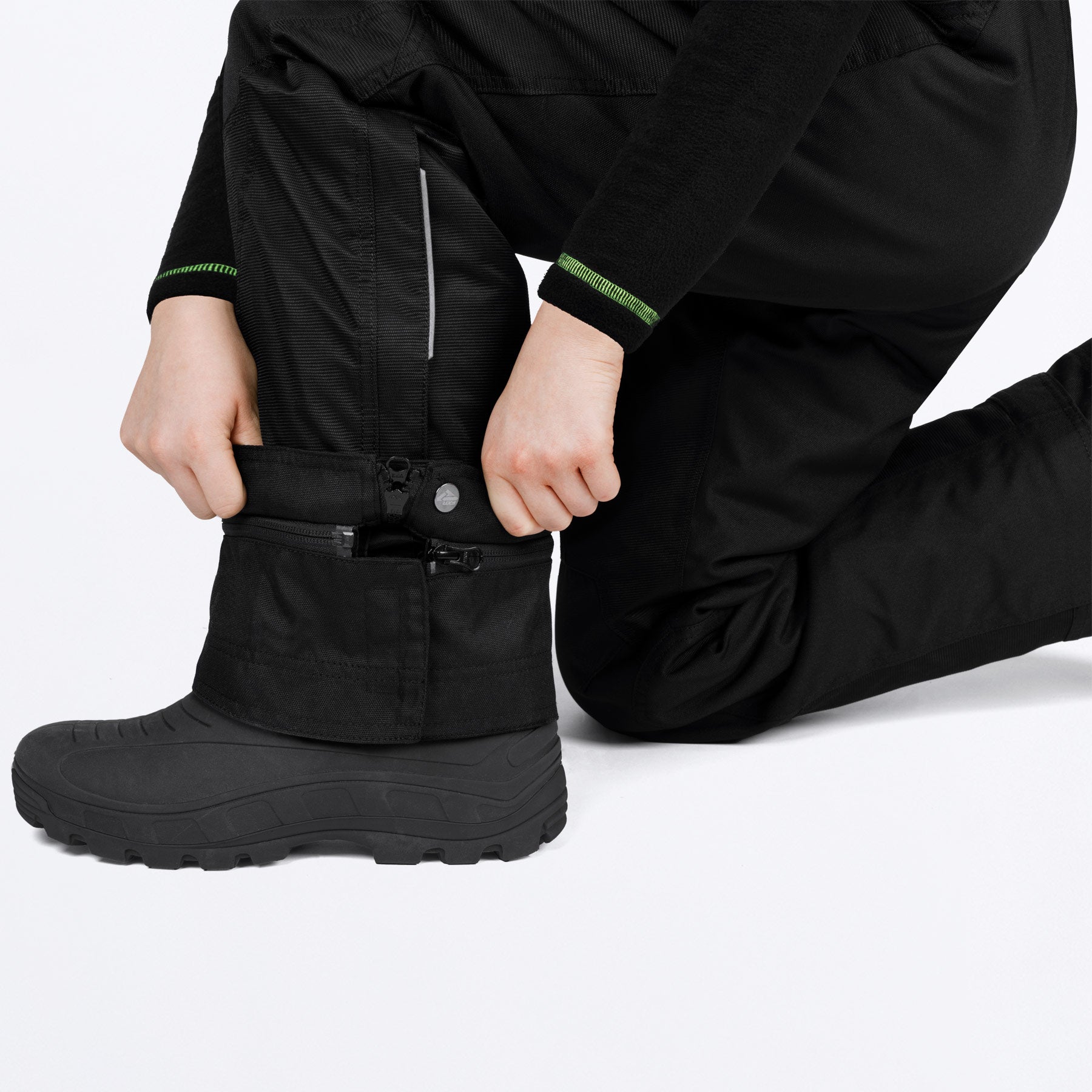 YthClutch_Pant_BlackOps_SKU_230505-_1010_Extra1
